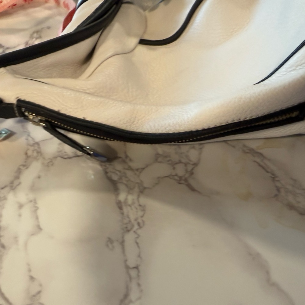 Perlina Black and White Shoulder Bag Modern Design - Picture 5 of 15